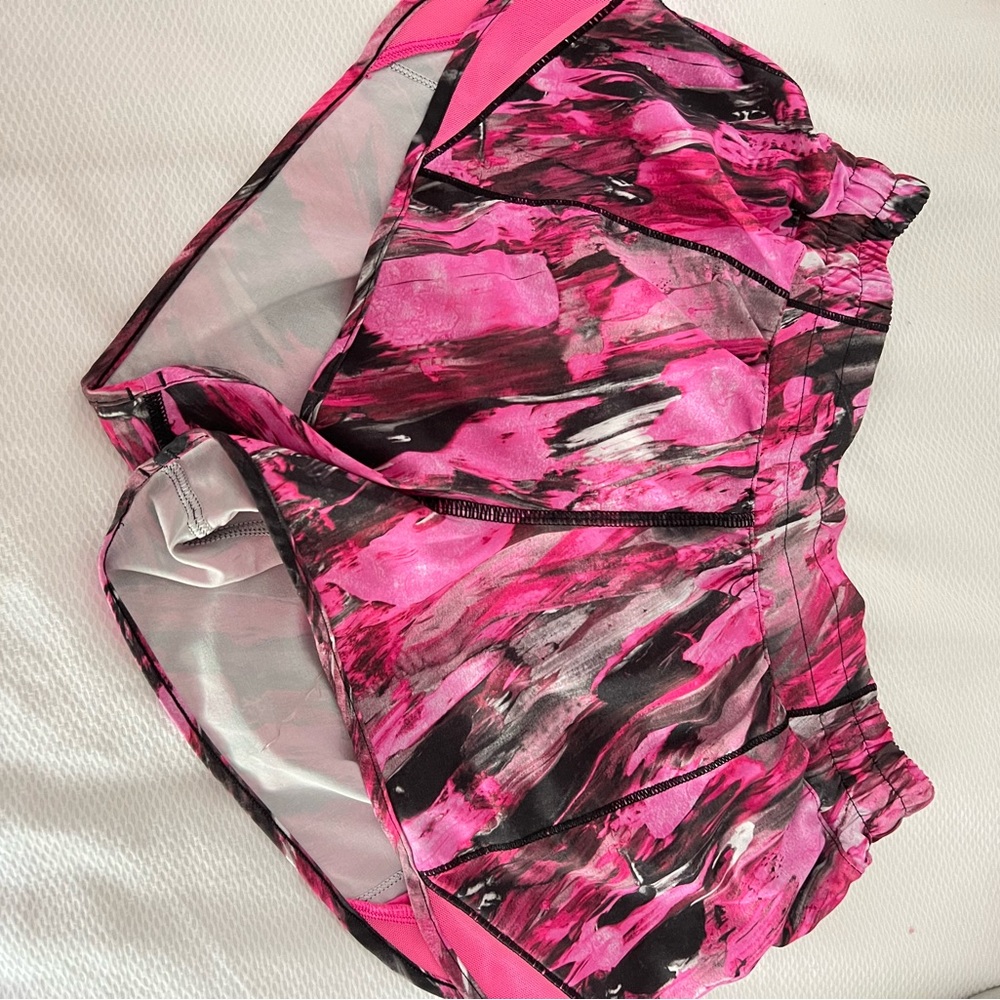 lululemon rare hotty hot shorts